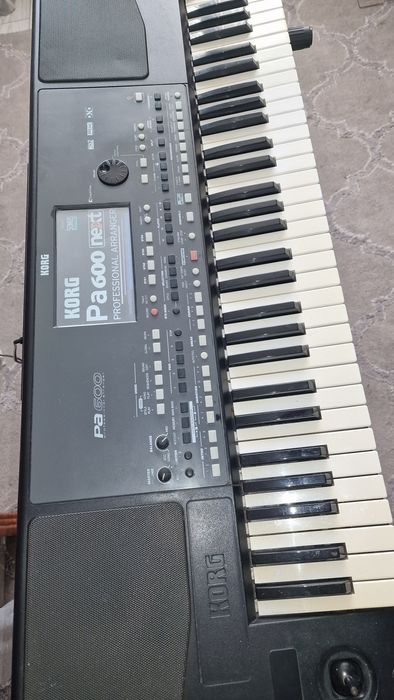 Orga Korg  PA 600