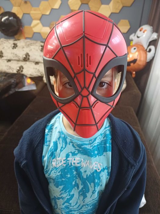 Маска на Спайдермен