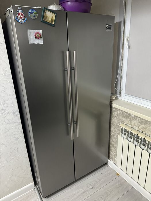 Продам большой холодильник Samsung