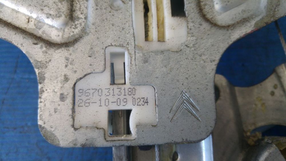 macara usa dreapta spate citroen c5 3 break dupa 2008 9670313180