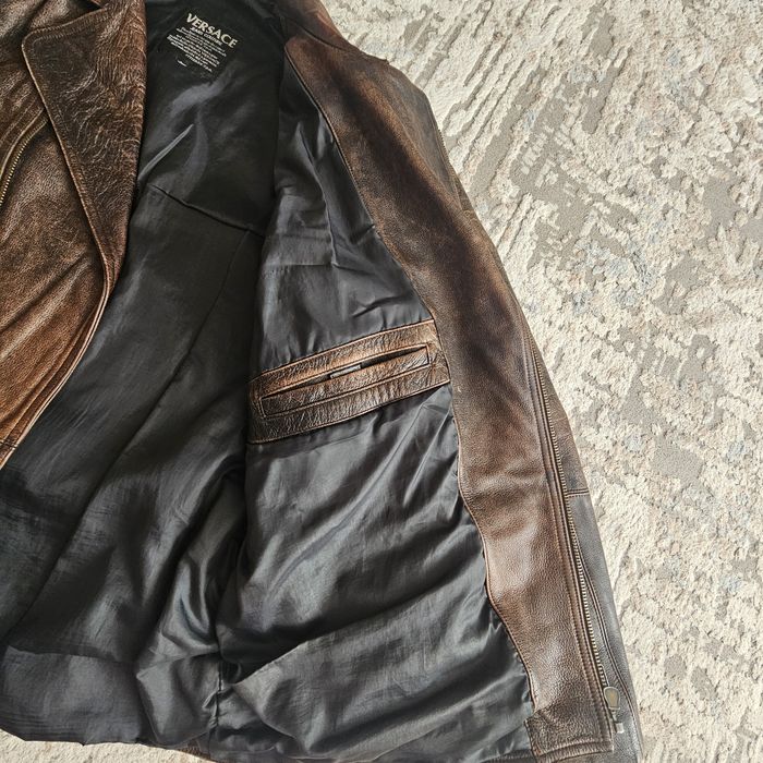 Продам мужскую куртку Versace