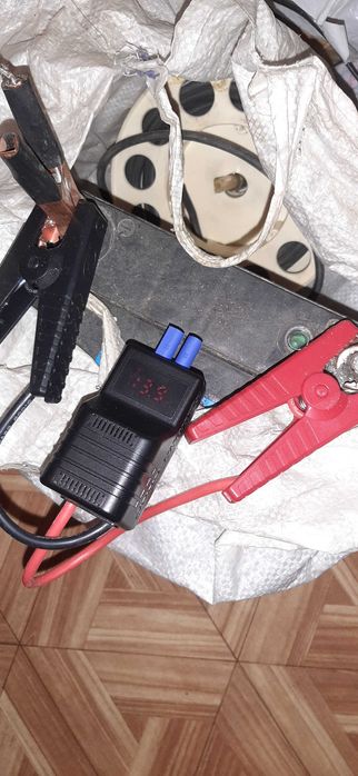 Диагностический вольтметр ,аккумуляторов