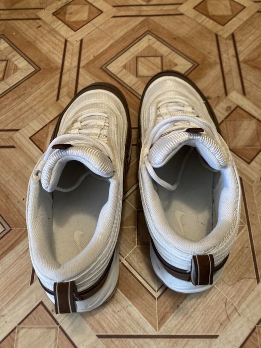 Продаи кроссовки