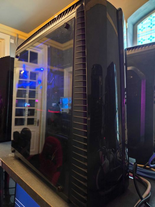 Vand pc gaming I7 7700 cu placa video GTX 1080