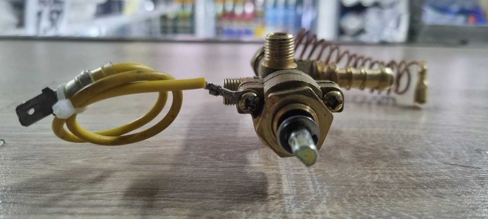Robinet / supapă gaz GPL sobă Hendingburg – 3 ieșiri – original