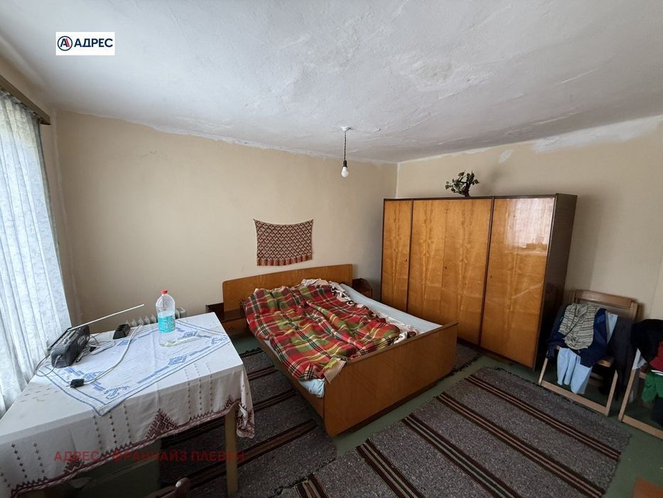 Къща в Плевен, област-с.Асеновци площ 80 цена 30000