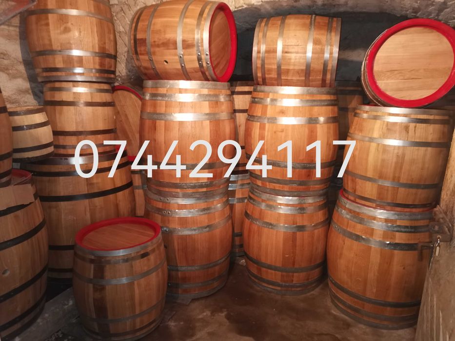 Butoaie din lemn diferite mărimi