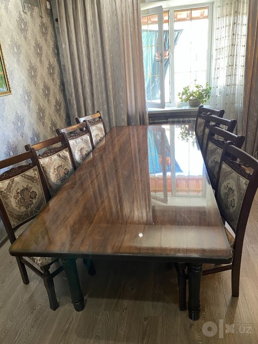 Продам стол и 8 стульев