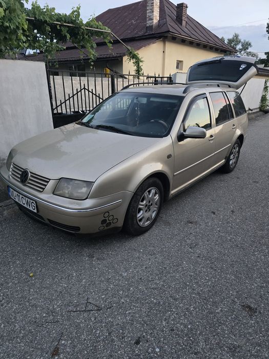 VOLKSWAGEN Bora