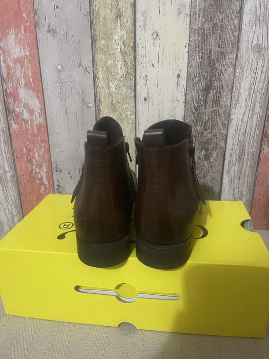 Боти от естесвена кожа