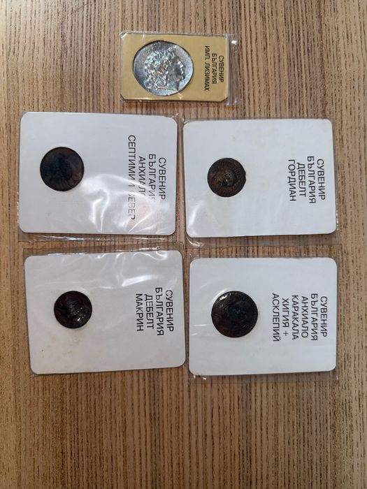 Реплики на монети