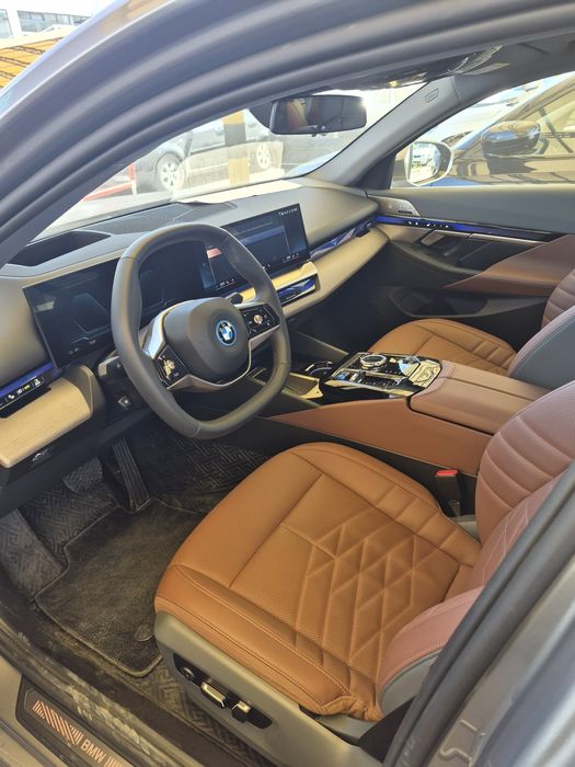 Bmw i5 edrive 35L