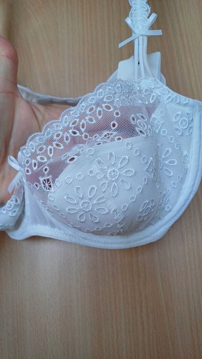 Бял сутиен Marie Jo 70 C нов