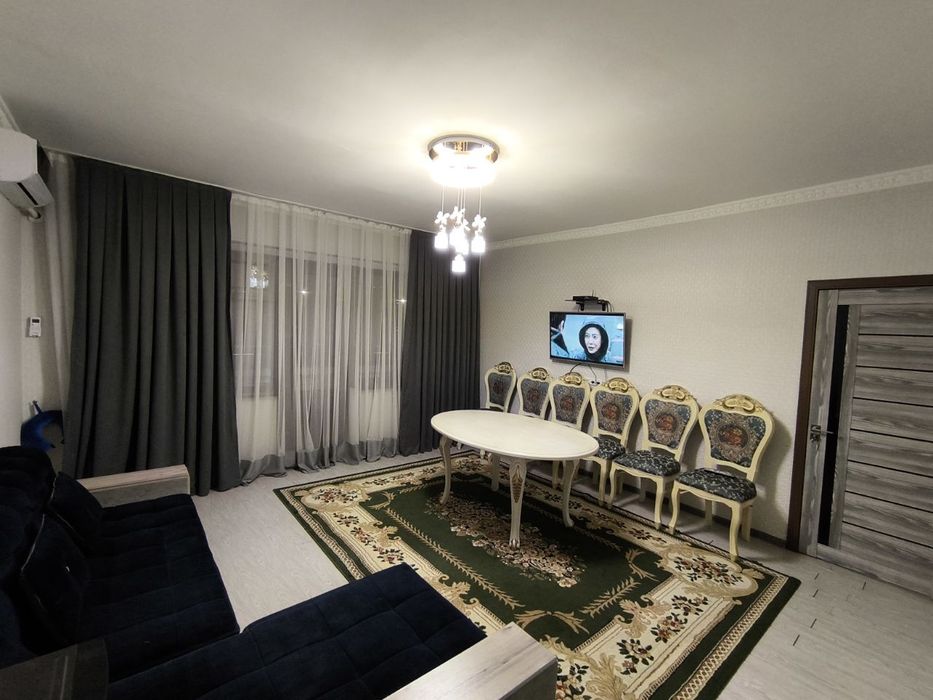 Продам Своя в центре метро ойбек