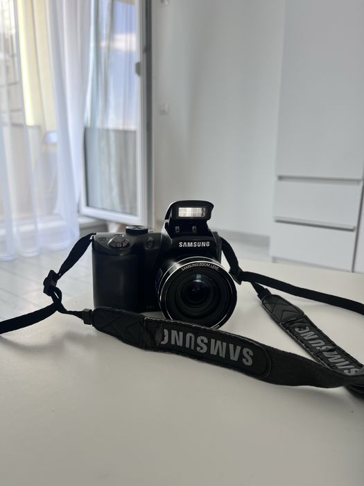 Vând aparat foto Samsung WB100