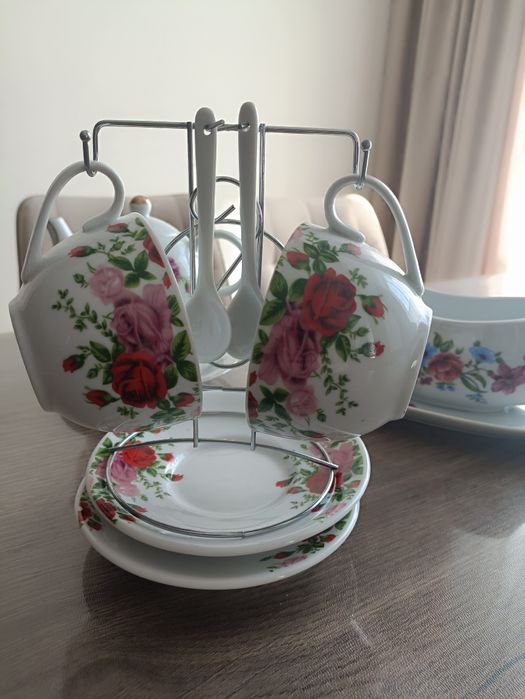 Чайный набор, чайник,чашка, блюдце.