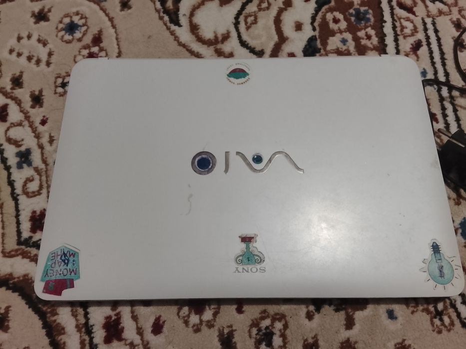 Ноутбук сатылады