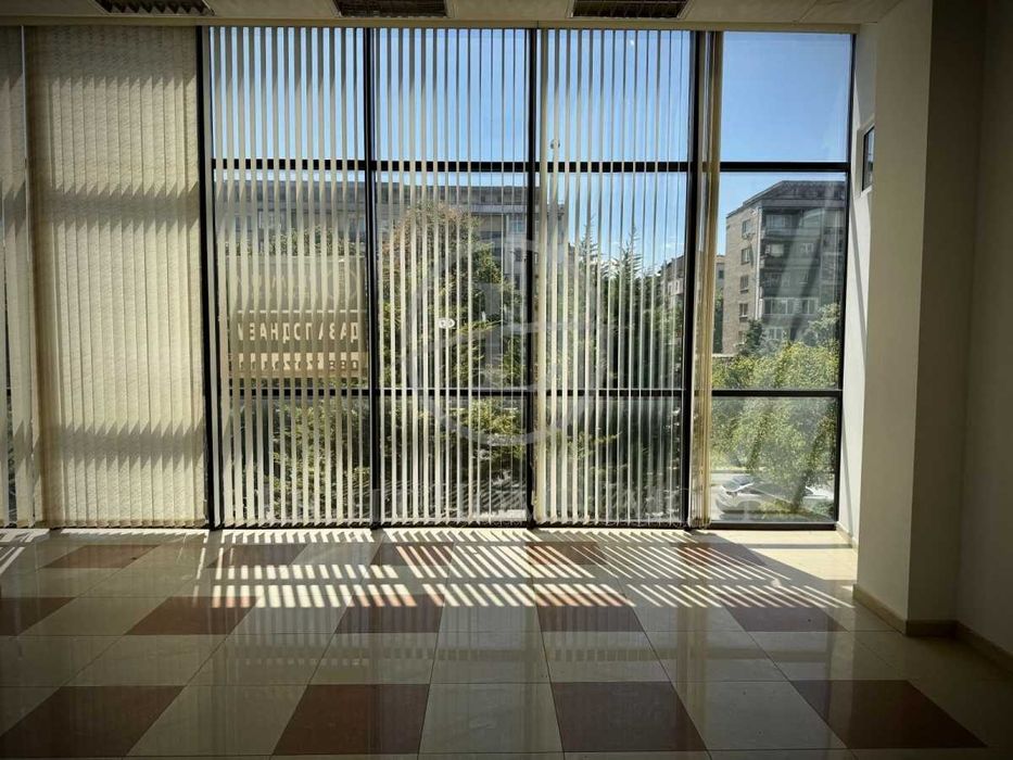 Продава се Офис в Пловдив, Център - 240 кв.м за 1428 €/кв.м - Снимка #6