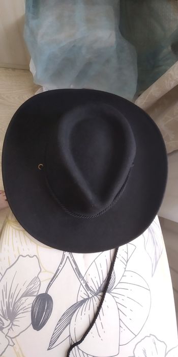 Продам ковбойскуя шляпу