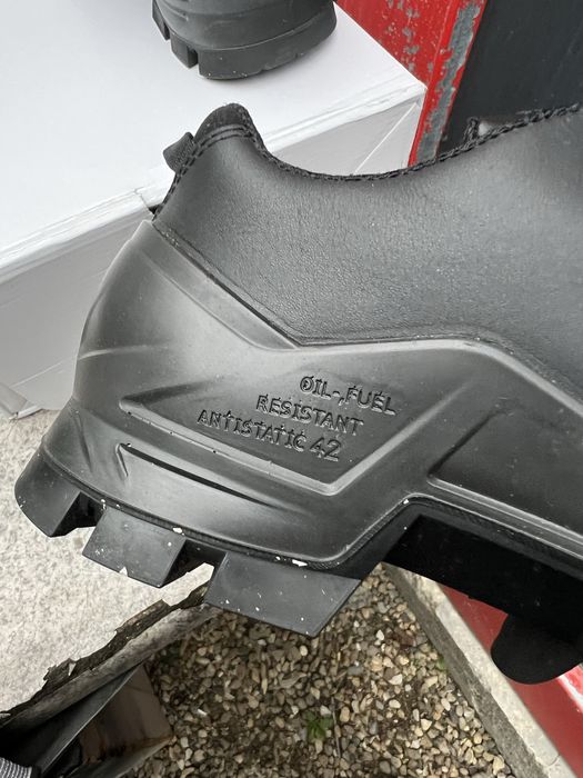 Vand pantofi protectie Uvex marimea 42