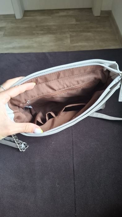 Продавам дамски чанти на символични цени