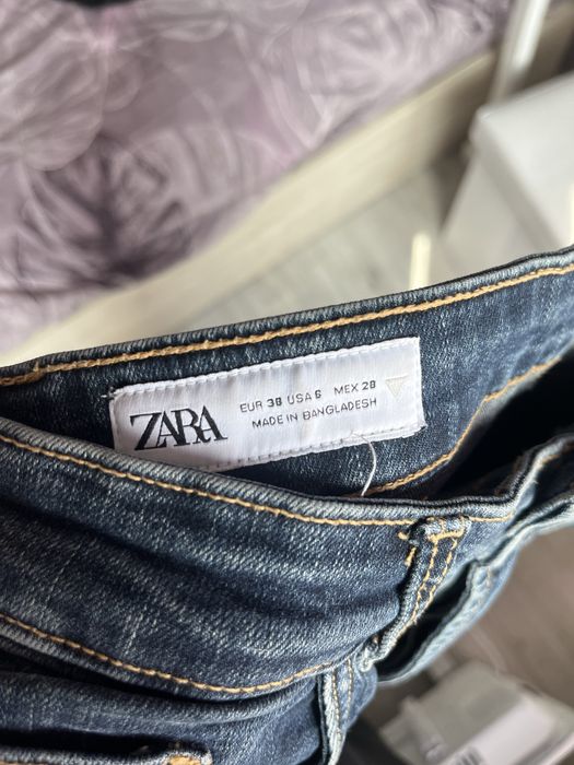 Сини дънки на Zara