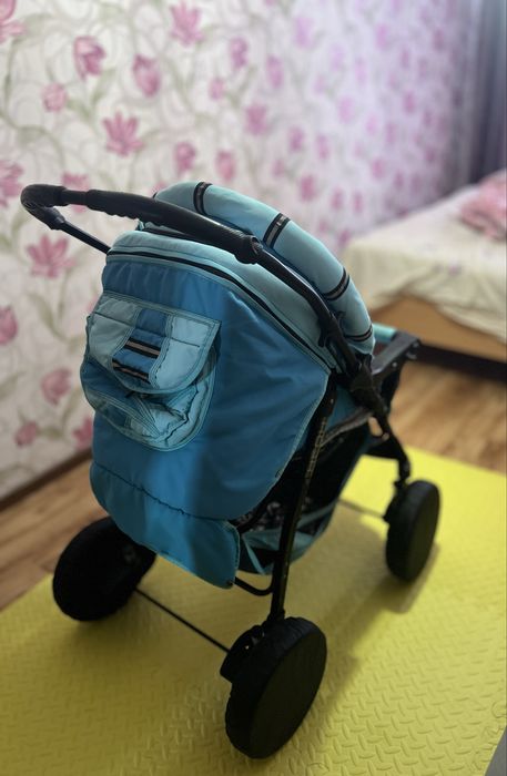 Пролам коляску голубого цвета