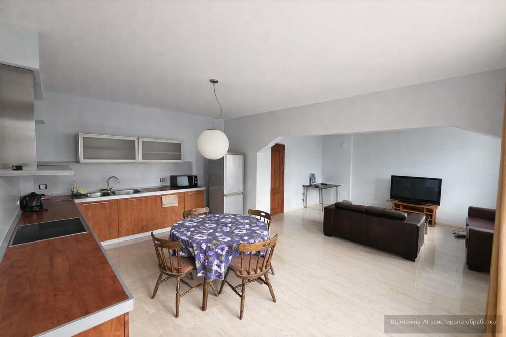 Дава се под наем Тристаен апартамент в Варна, Общината - 100 кв.м за 700 € - Снимка #2