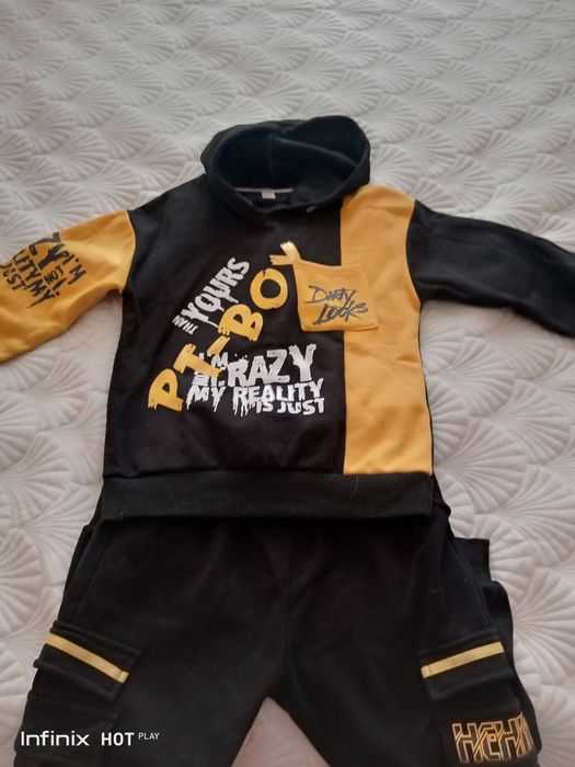 Продам спортивный костюм