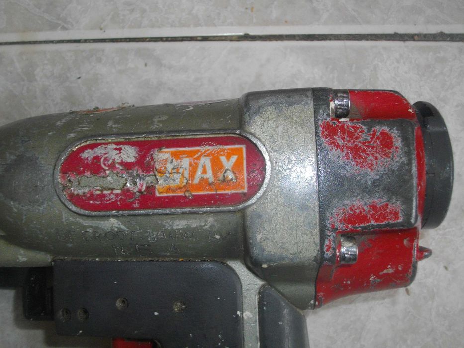 Пневматичен Такер Duo-Fast MAX за пирони до 50mm