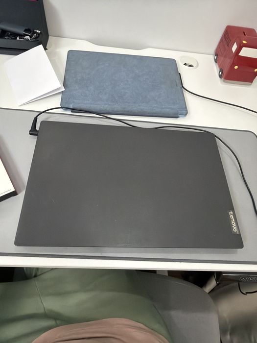 Ноутбук Lenovo v15