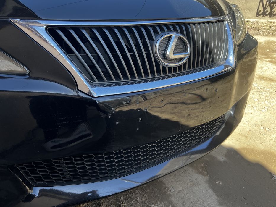 Бампер lexus is250