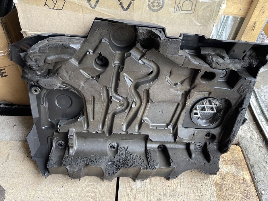 Capac motor Bmw e90 e91 e92 e93 e87 e81 e82 e88 benzina n43