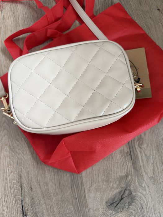 Нова чанта Valentino