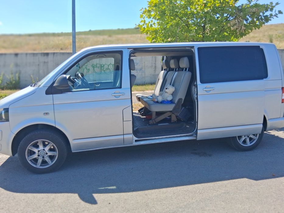 Volkswagen transporter 9 locuri