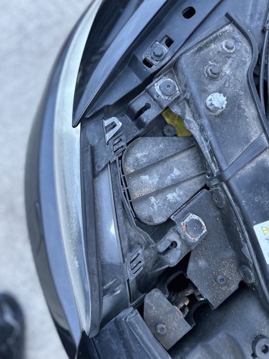 Far stanga bmw e92 e93 far dreapta bmw e92 e93 faruri xenon bmw e92