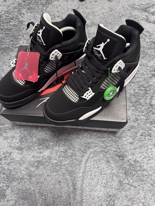 Jordan 4 white thunder