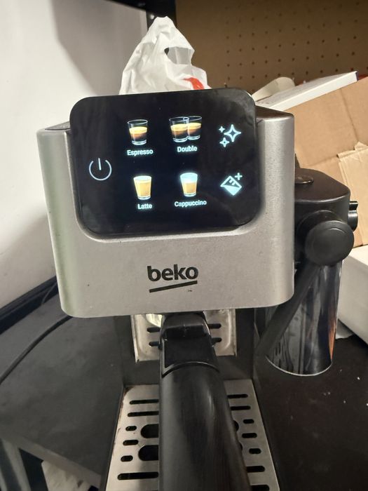 Aparat cafea semiautomat Beko