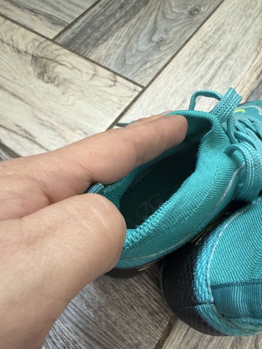 Кроссовки бутсы