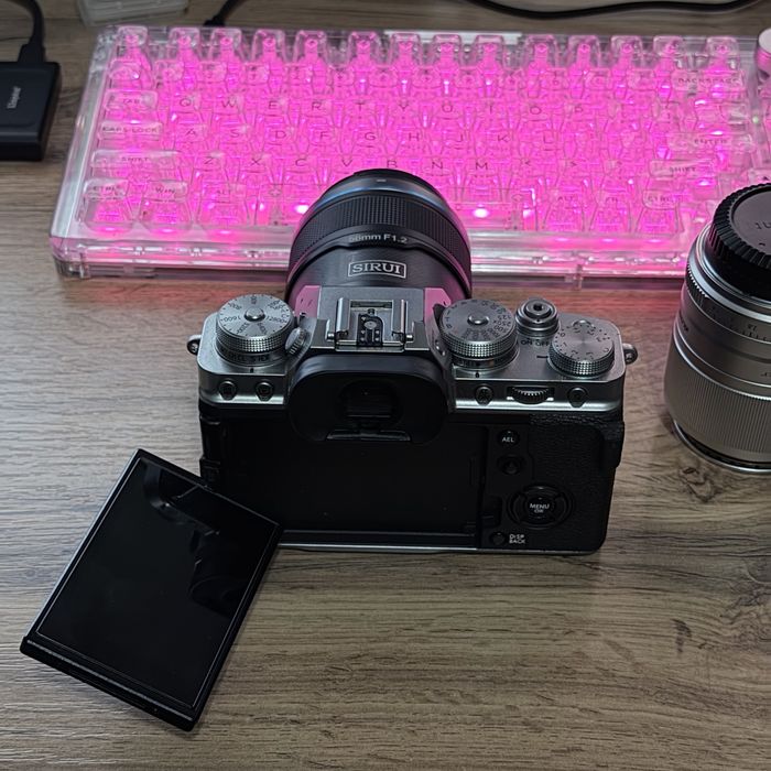 Fujifilm X-T4 + 33 1.4