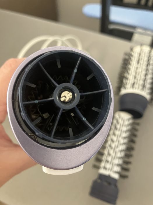 Фен-щетка Philips Volumebrush Ionic