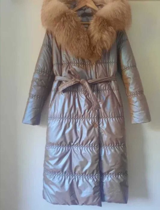 Geaca impermeabila cu gluga blana naturală detasabila