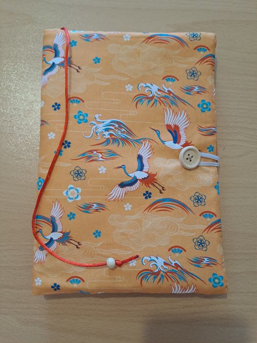 Текстилни калъфи/ подвързии за книги