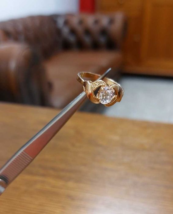 Дамски златен пръстен с Планински кристал Заложна къща Галерия 65