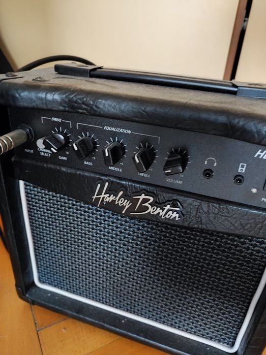 Усилвател  Harley Benton