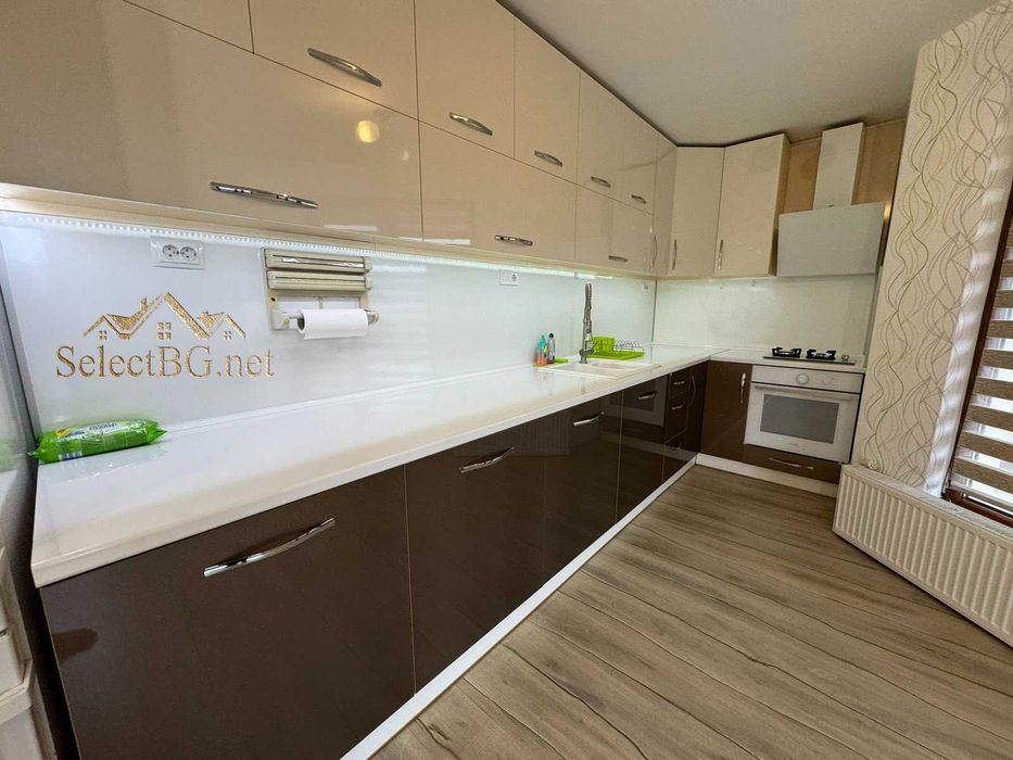 Дава се под наем Тристаен апартамент в Велико Търново, Център - 100 кв.м за 402.9 € - Снимка #3