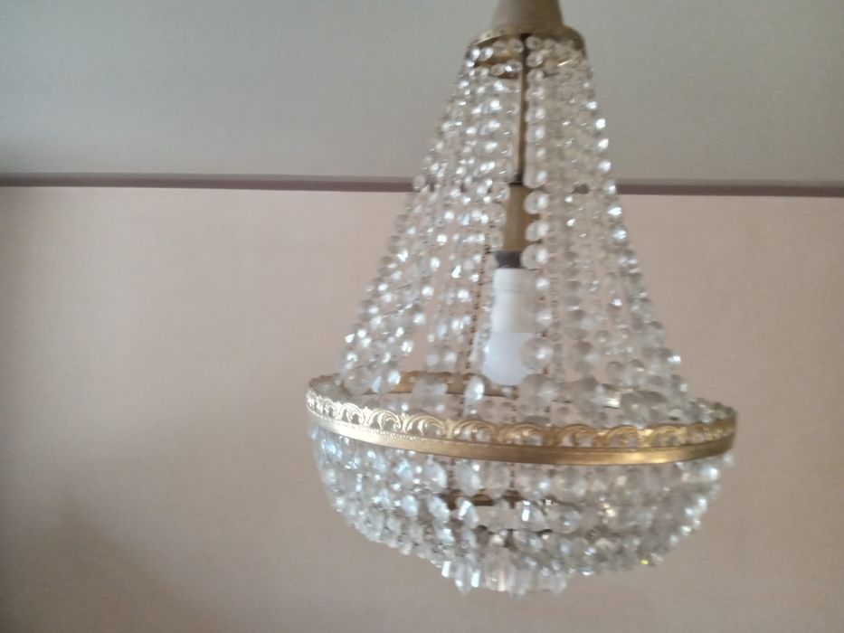 Продам хрустальную люстру