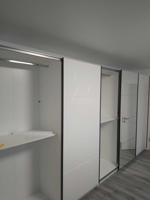 montare mobila pat comoda noptiera birou dulap etajera vitrina canapea