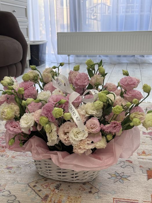 Компазиция корзина цветов