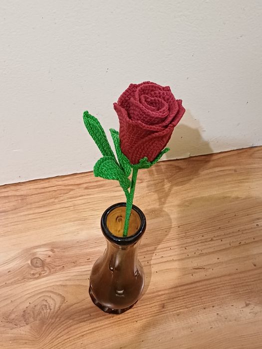 Плетени рози различни цветове